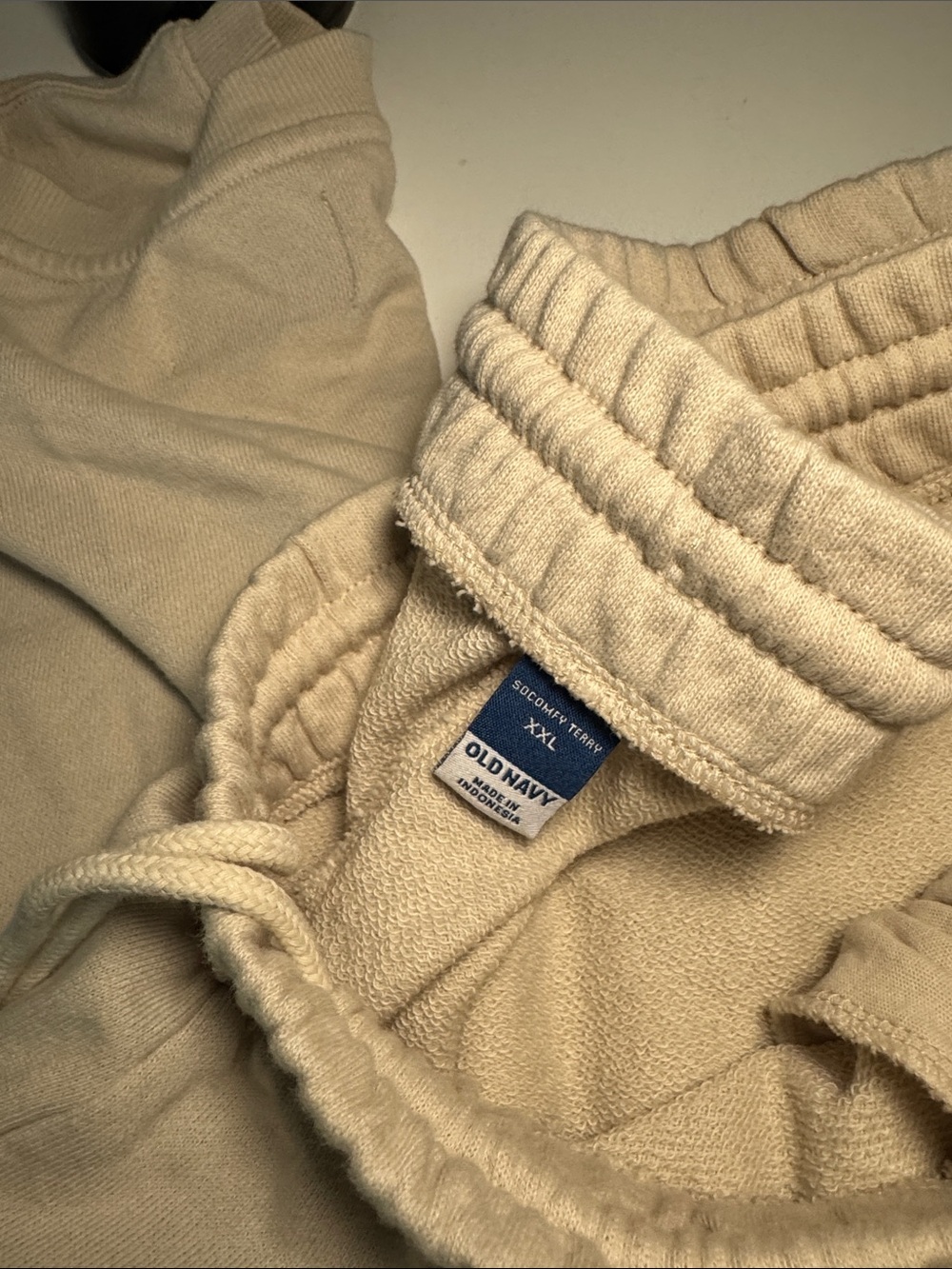 Old Navy Women’s  Beige "Kindness Crew" Sweatshirt & Shorts Set - Blue Logo - Picture 5 of 5